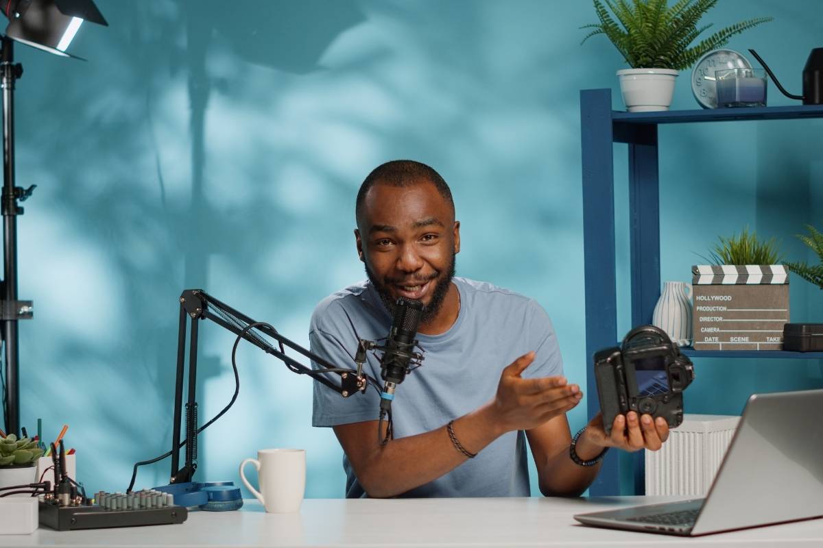 Marketer using ViralBox to create performance UGC ads for ecommerce brands