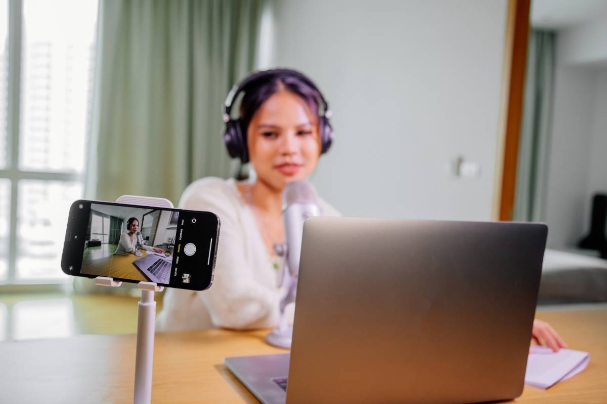 How to Create Retargeting Videos That Actually Close the Sale