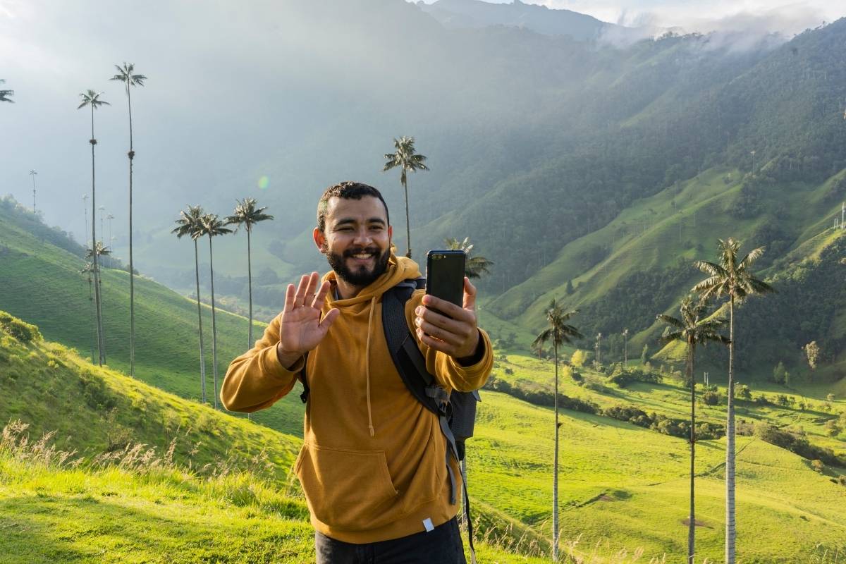 Why E-learning Platforms Use AI UGC for Student Testimonials