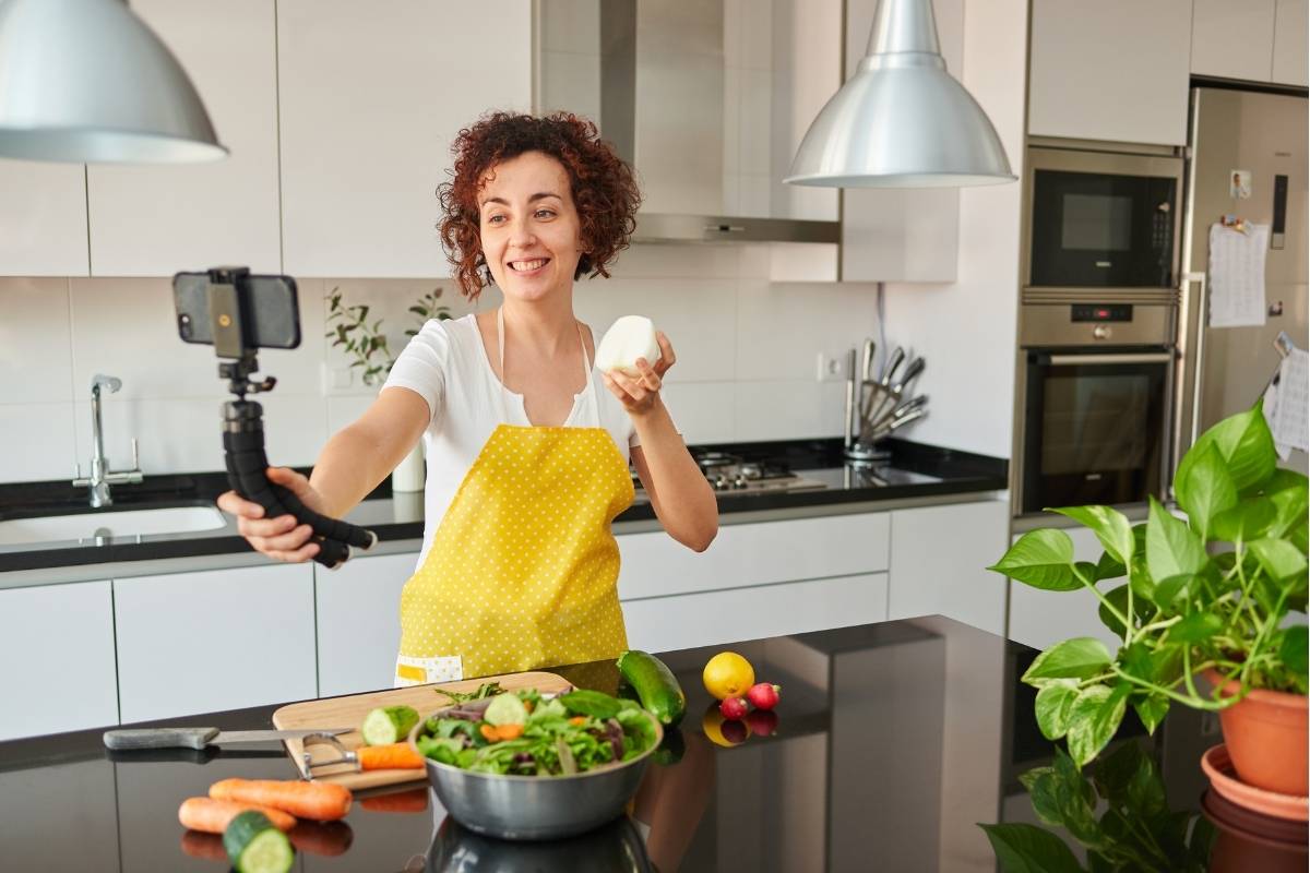 Why Your LinkedIn Needs More Video (And How AI Makes It Easy)